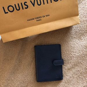 LOUIS VUITTON Taiga PM Agenda Cover AUTH Like NEW